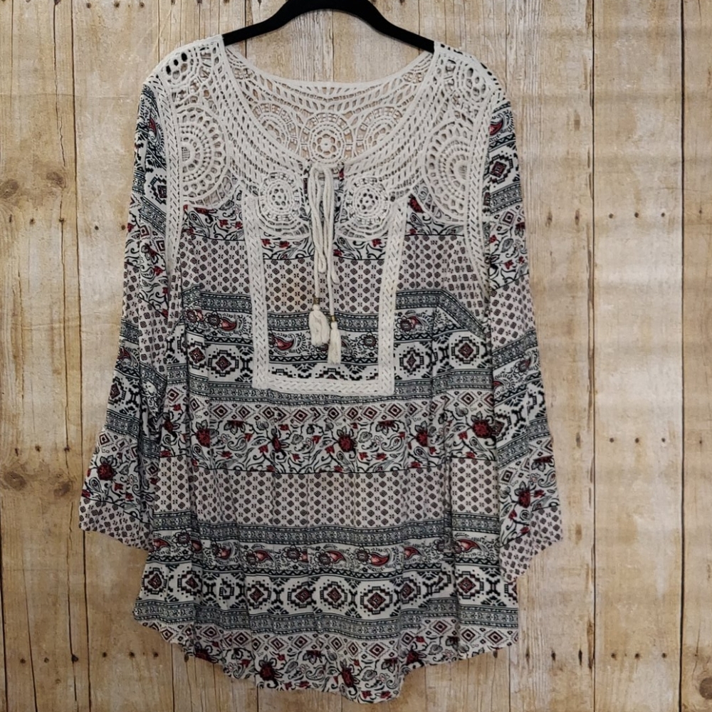 Daniel Rainn | Red&Black | 3/4 sleeve | Crochet Ft